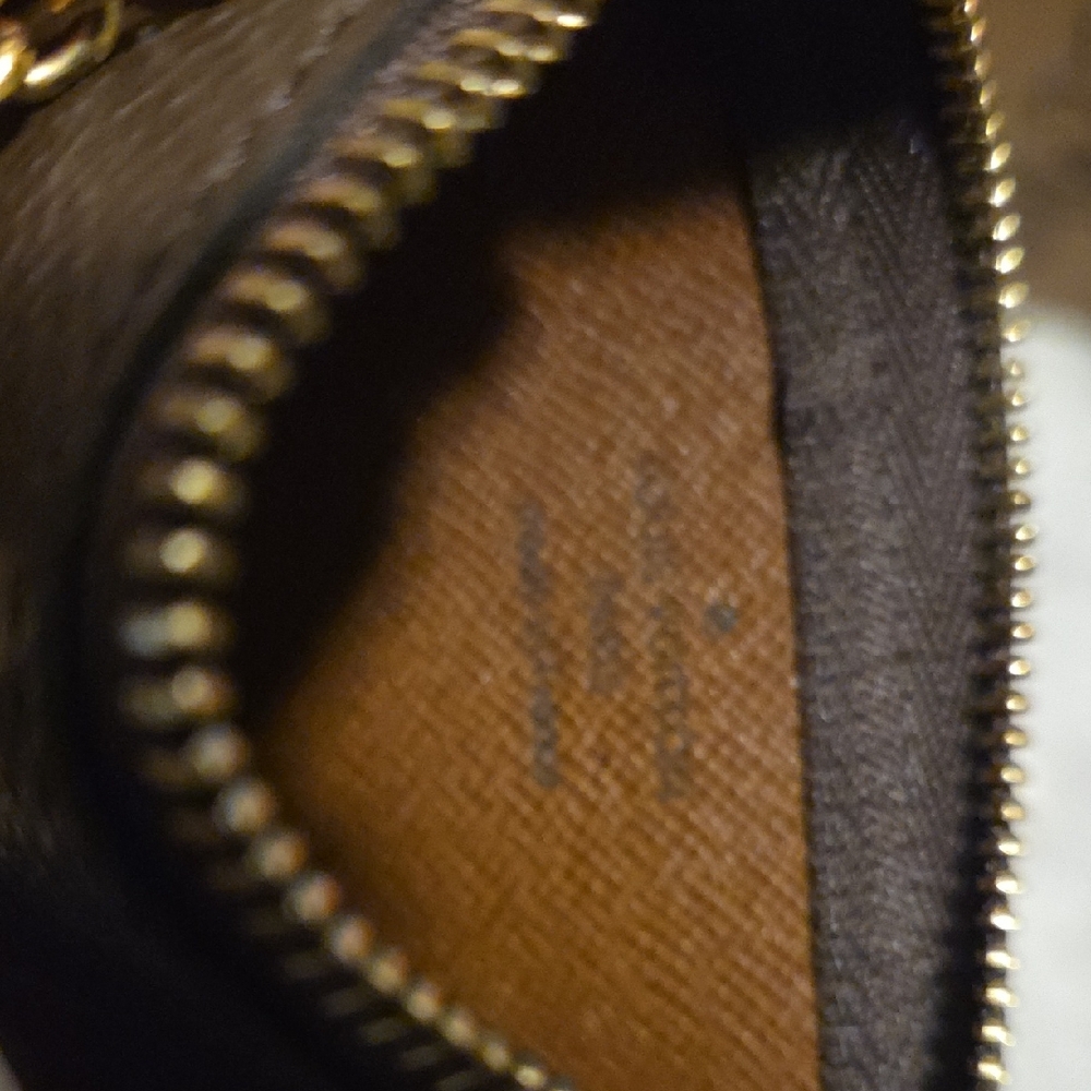 Louis Vuitton Brown Monogram Key Holder - Picture 8 of 8